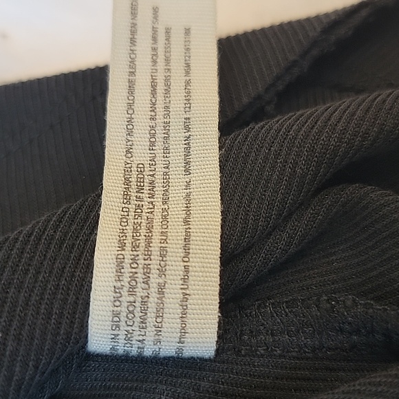 Free People Black V-Neck Slouchy Camisole. Size Small - Picture 4 of 4